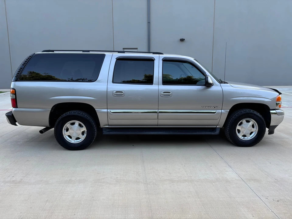 2005 GMC Yukon 2nd Gen - Image 7 of 31