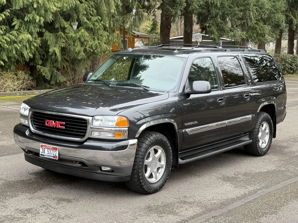 2005 GMC Yukon 2nd Gen - Image 3 of 31