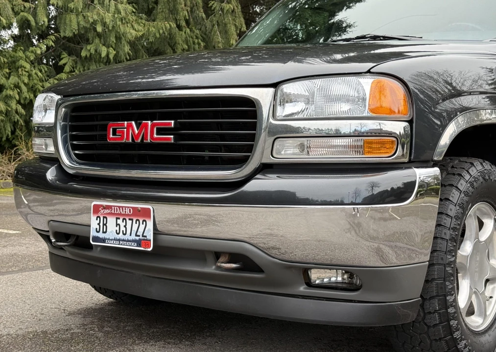2005 GMC Yukon 2nd Gen - Image 19 of 31