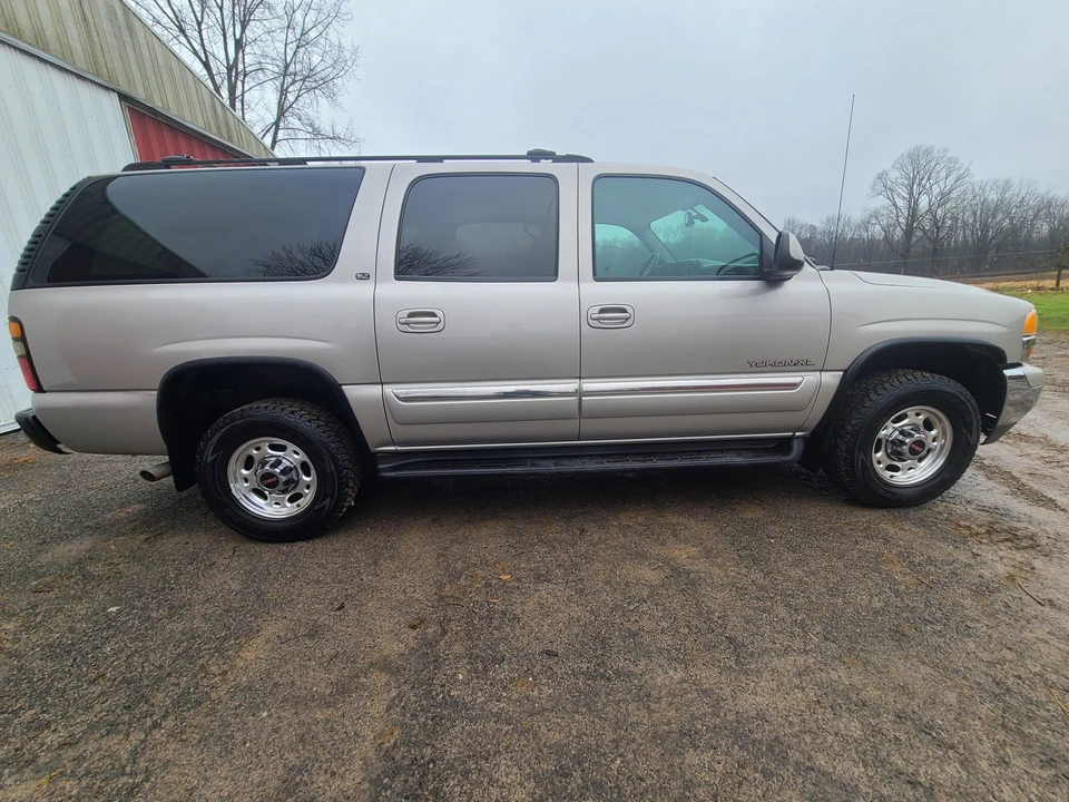 2005 GMC Yukon 2nd Gen - Image 19 of 31