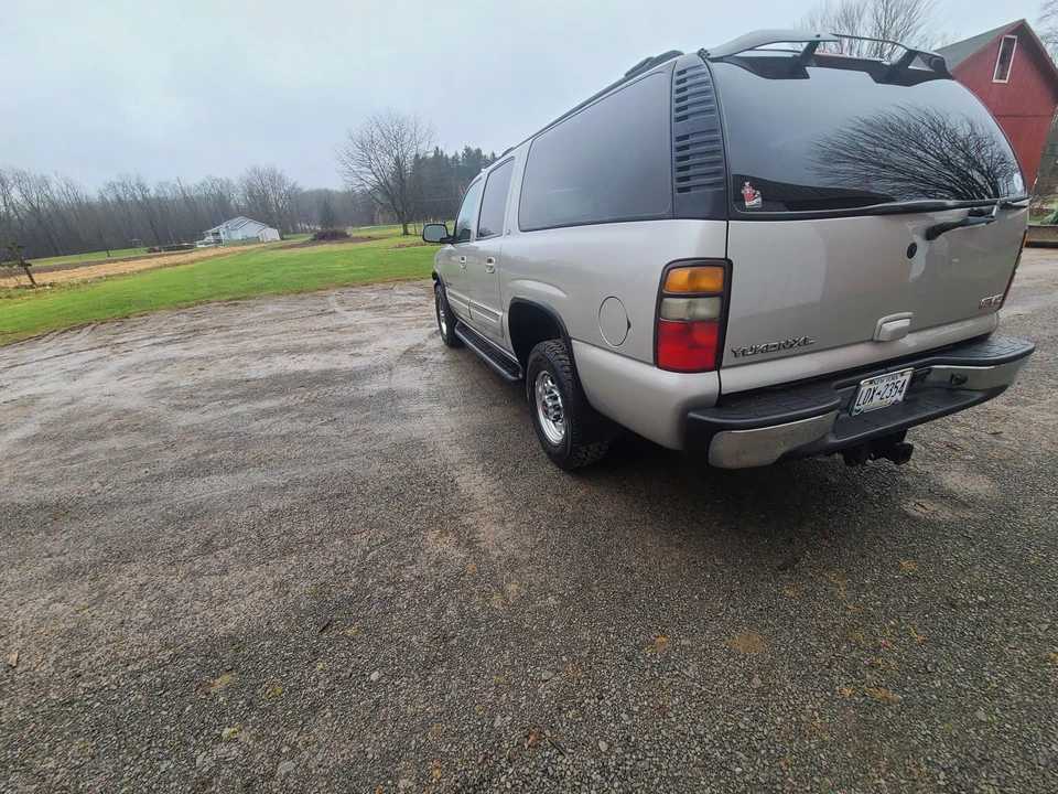2005 GMC Yukon 2nd Gen - Image 10 of 31