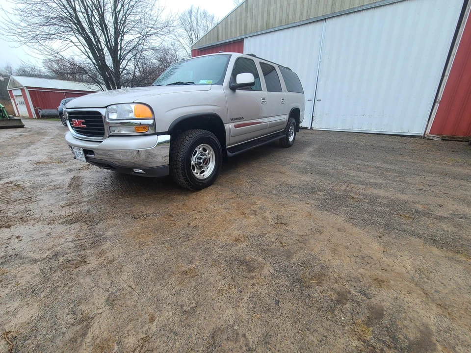 2005 GMC Yukon 2nd Gen - Image 3 of 31
