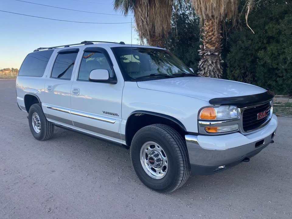 2005 GMC Yukon 2nd Gen - Image 11 of 31
