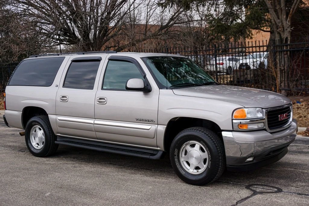 2005 GMC Yukon 2nd Gen - Image 2 of 12