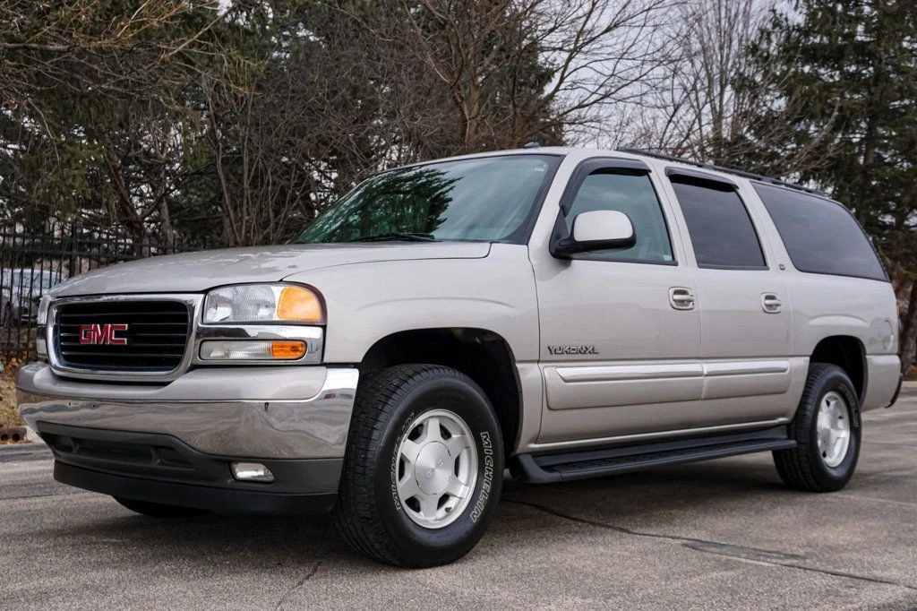 2005 GMC Yukon 2nd Gen - Image 3 of 12