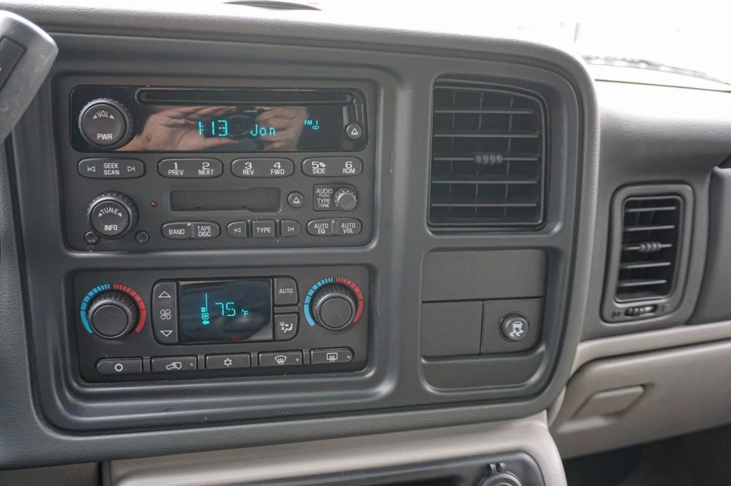 2005 GMC Yukon 2nd Gen - Image 10 of 12