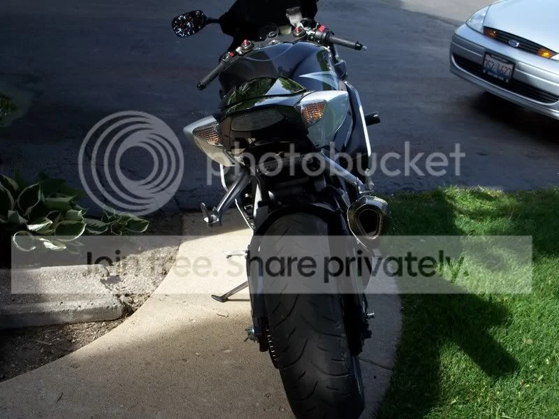 Suzuki GSX-R - Image 2 of 10