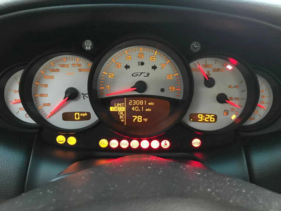 2005 Porsche 911 - Image 9 of 11