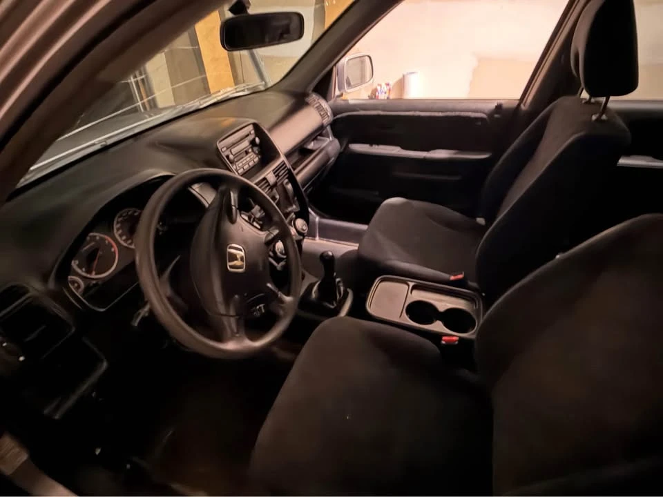 2005 Honda CR-V 2nd Gen - Image 3 of 7