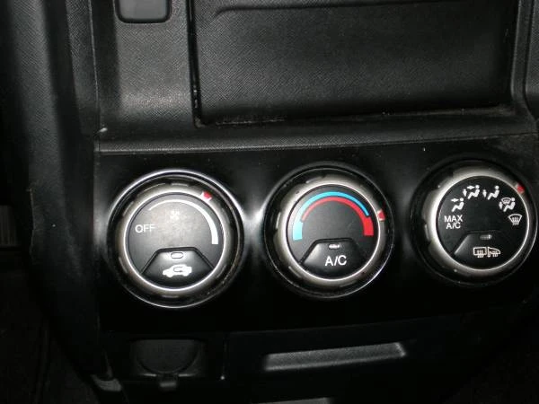 2005 Honda CR-V 2nd Gen - Image 11 of 20