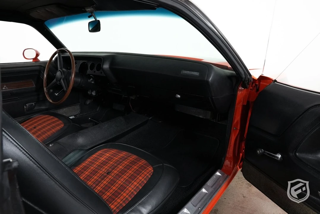 2005 Dodge Challenger - Image 28 of 31