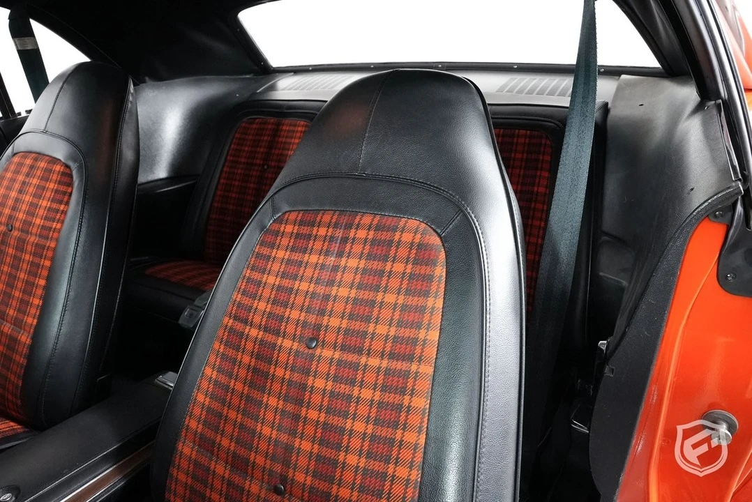 2005 Dodge Challenger - Image 21 of 31