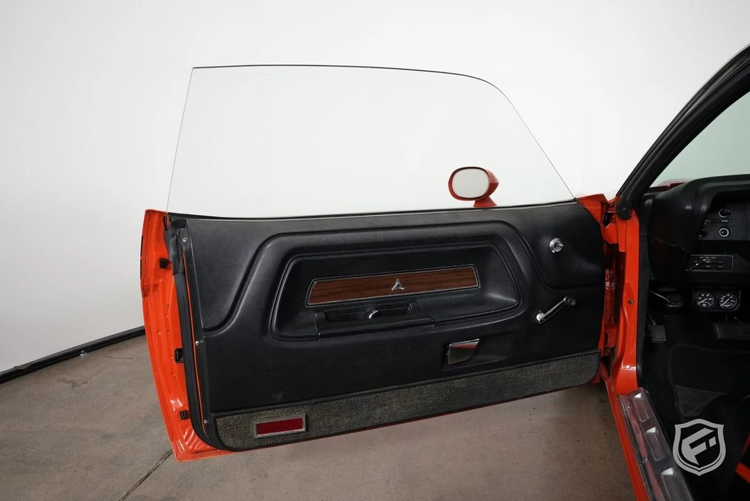 2005 Dodge Challenger - Image 13 of 31