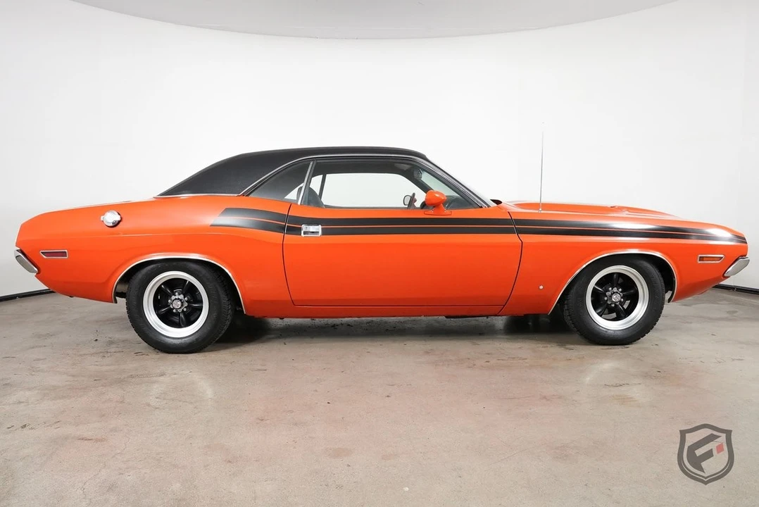 2005 Dodge Challenger - Image 10 of 31