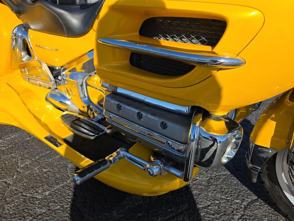 2005 Honda Gold Wing - Image 12 of 12
