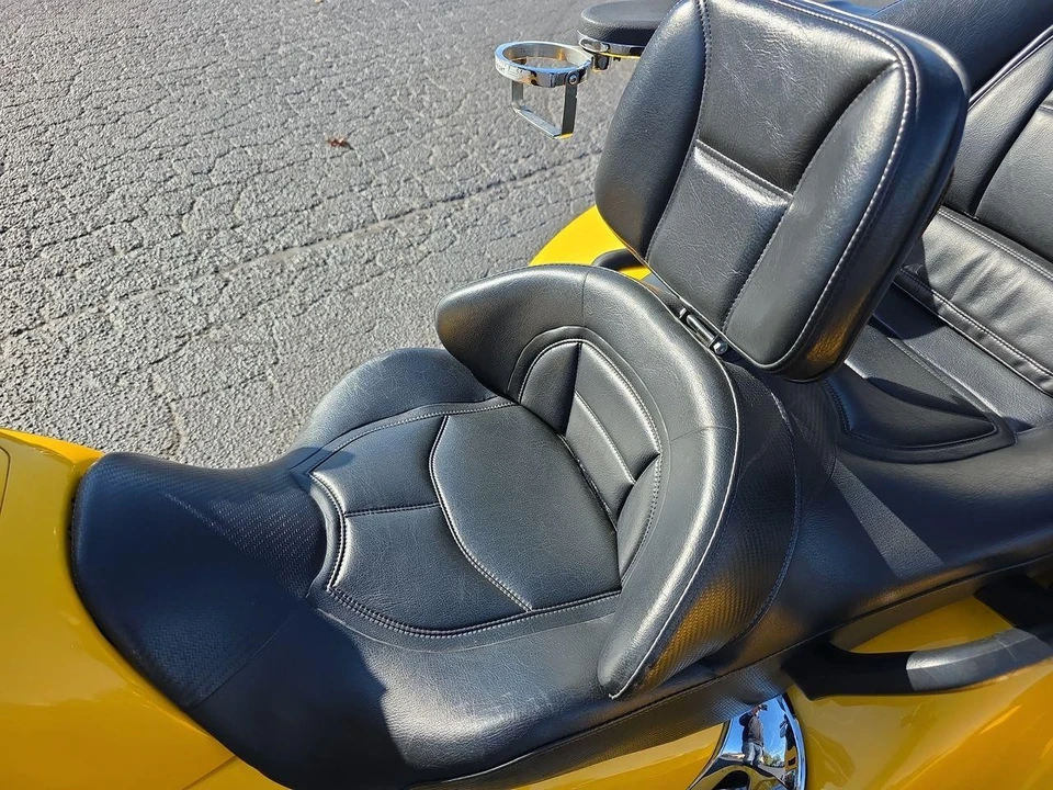 2005 Honda Gold Wing - Image 7 of 12
