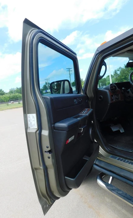 2005 Hummer Hummer H2 - Image 19 of 31