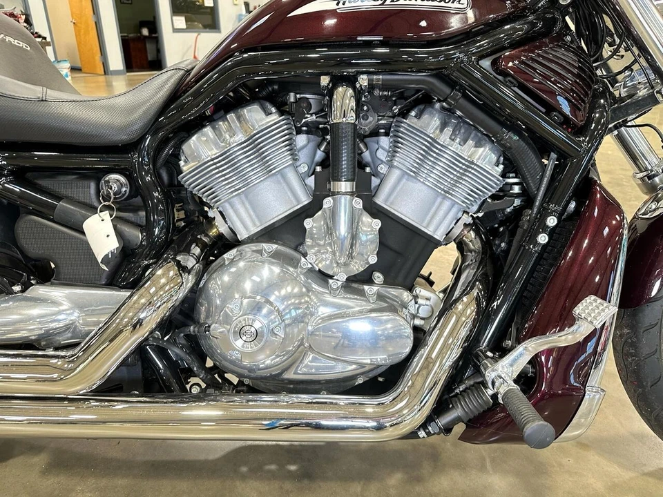 2005 Harley-Davidson V-Rod - Image 11 of 30