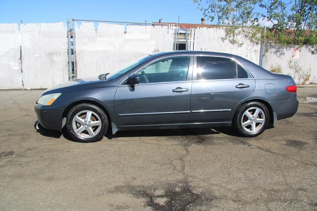 2005 Honda Accord 7th Gen - Image 3 of 21