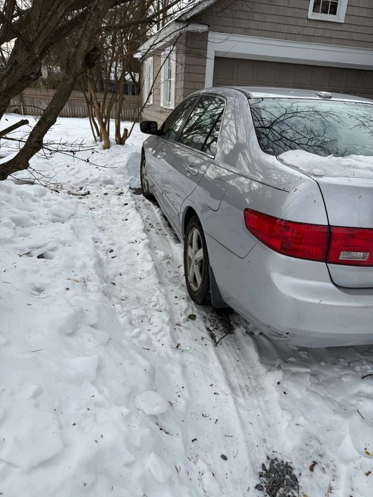 2005 Honda Accord 7th Gen - Image 5 of 11