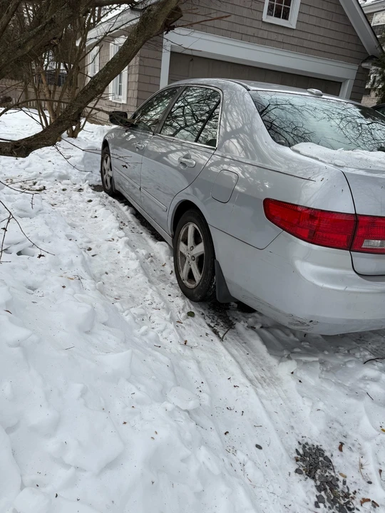 2005 Honda Accord 7th Gen - Image 4 of 11