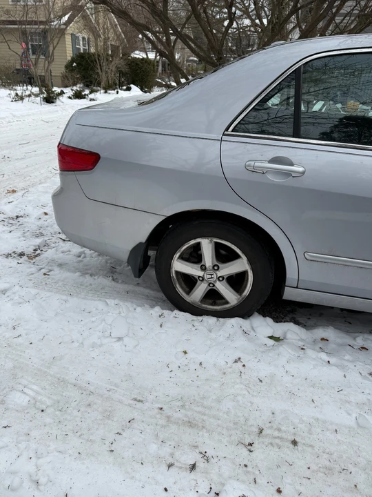 2005 Honda Accord 7th Gen - Image 6 of 11