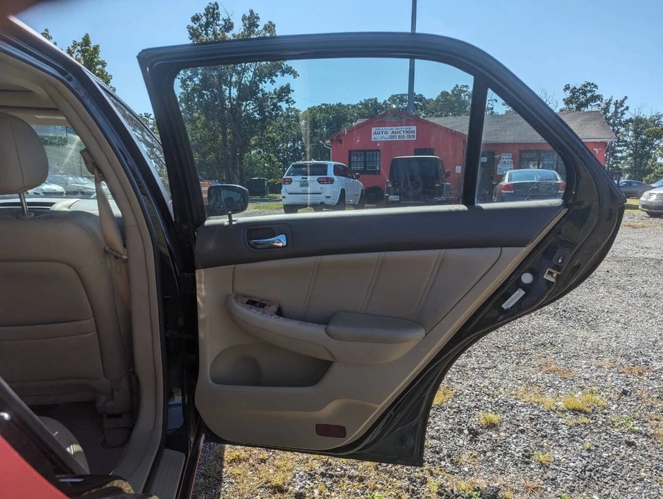 2005 Honda Accord 7th Gen - Image 17 of 21