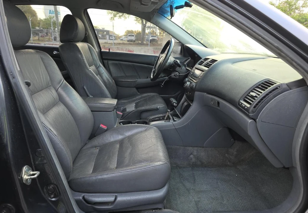 2005 Honda Accord 7th Gen - Image 10 of 15