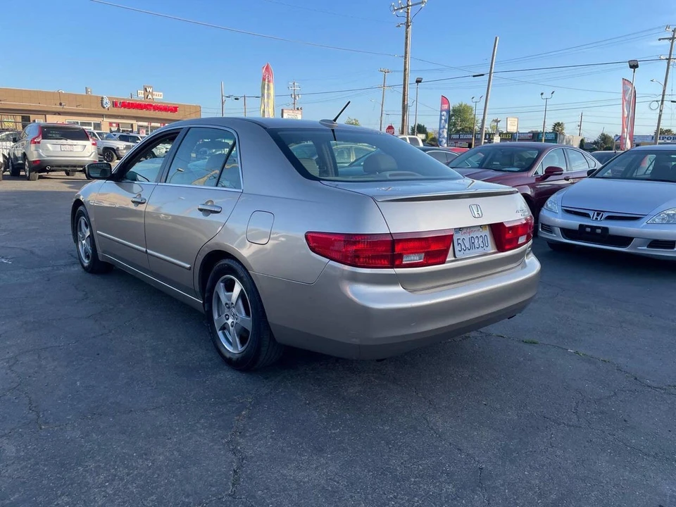 2005 Honda Accord 7th Gen - Image 4 of 17