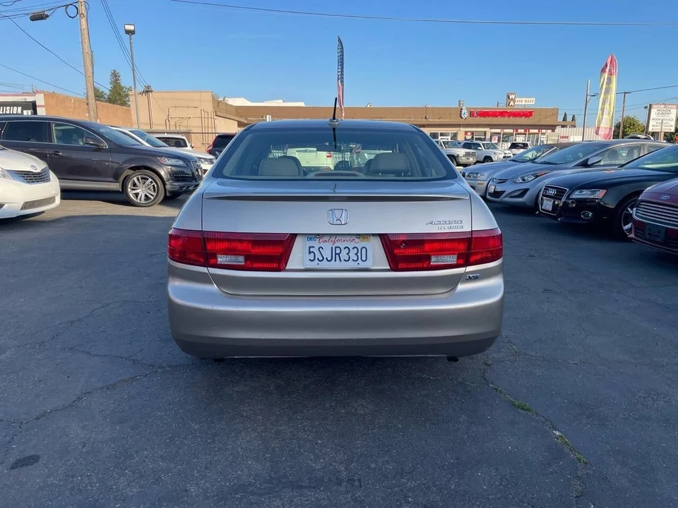 2005 Honda Accord 7th Gen - Image 5 of 17