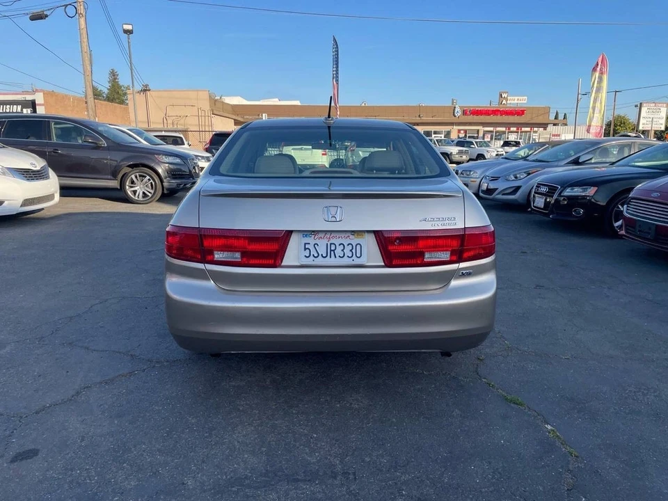 2005 Honda Accord 7th Gen - Image 5 of 17