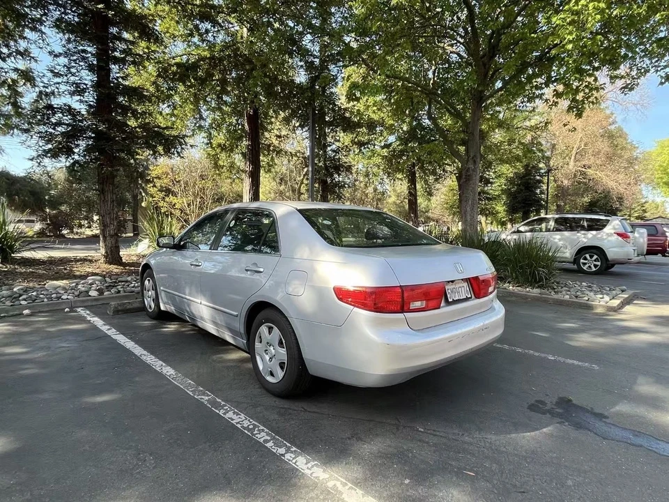 2005 Honda Accord 7th Gen - Image 2 of 9