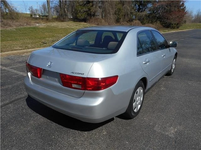 2005 Honda Accord 7th Gen - Image 3 of 12