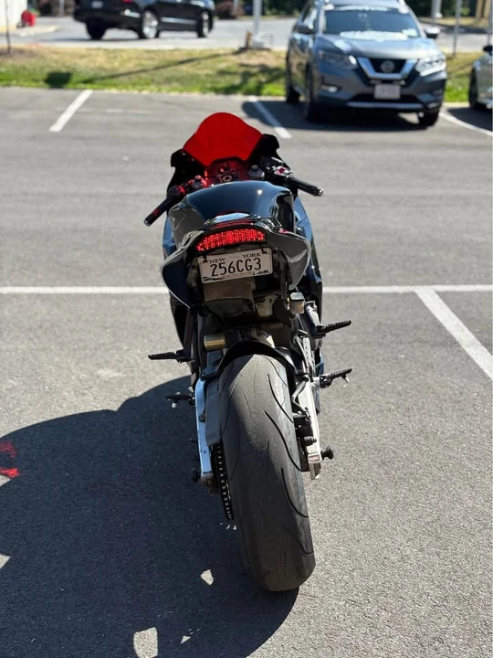 2005 Honda CBR - Image 4 of 7