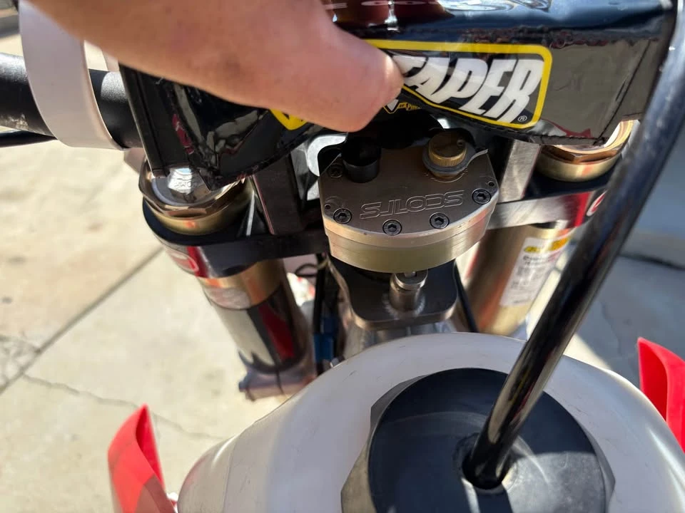 2005 Honda CR - Image 4 of 5