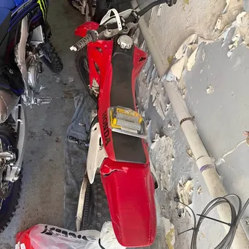 2005 Honda CR