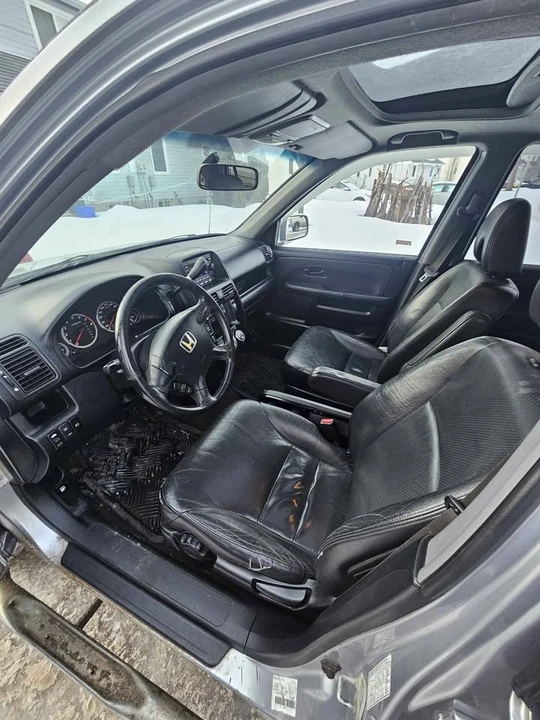 2005 Honda CR-V 2nd Gen - Image 4 of 7