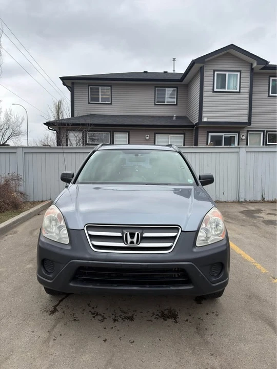 2005 Honda CR-V 2nd Gen - Image 2 of 10