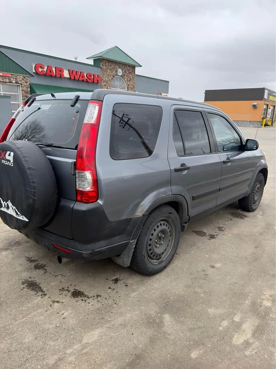 2005 Honda CR-V 2nd Gen - Image 4 of 10