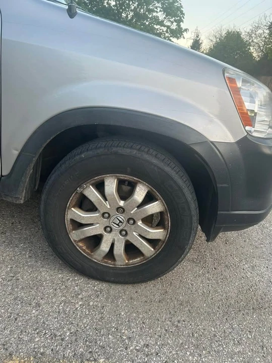 2005 Honda CR-V 2nd Gen - Image 4 of 14