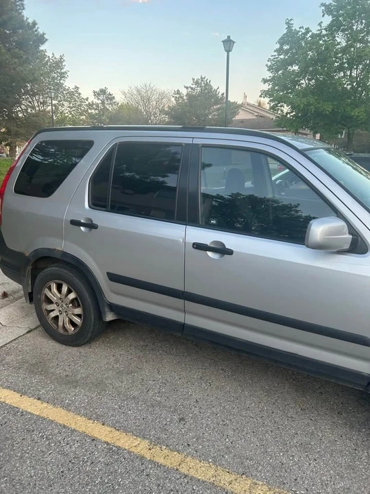2005 Honda CR-V 2nd Gen - Image 5 of 14