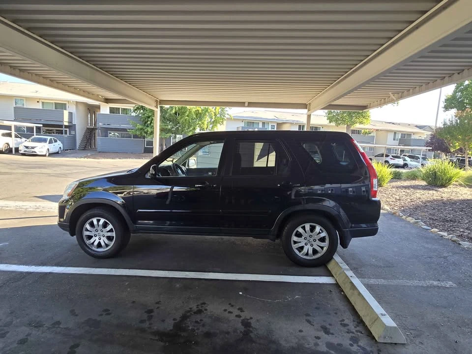 2005 Honda CR-V 2nd Gen - Image 3 of 13