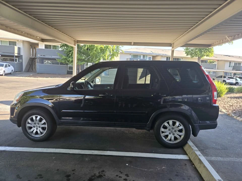 2005 Honda CR-V 2nd Gen - Image 4 of 13