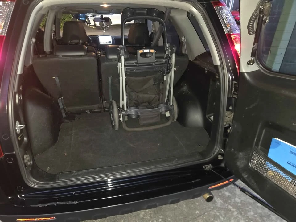 2005 Honda CR-V 2nd Gen - Image 8 of 13