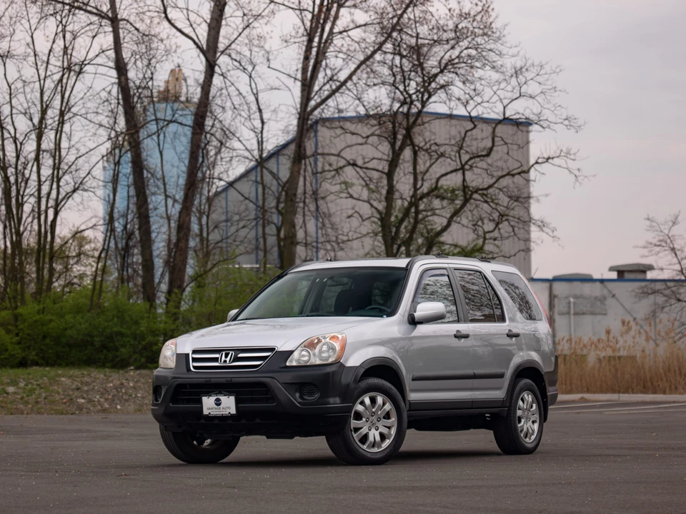 2005 Honda CR-V 2nd Gen - Image 4 of 31