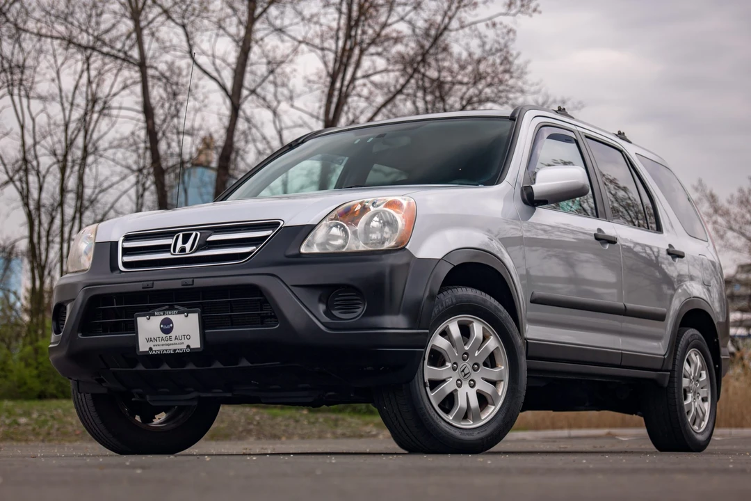 2005 Honda CR-V 2nd Gen - Image 7 of 31