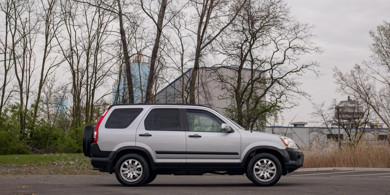 2005 Honda CR-V 2nd Gen - Image 20 of 31