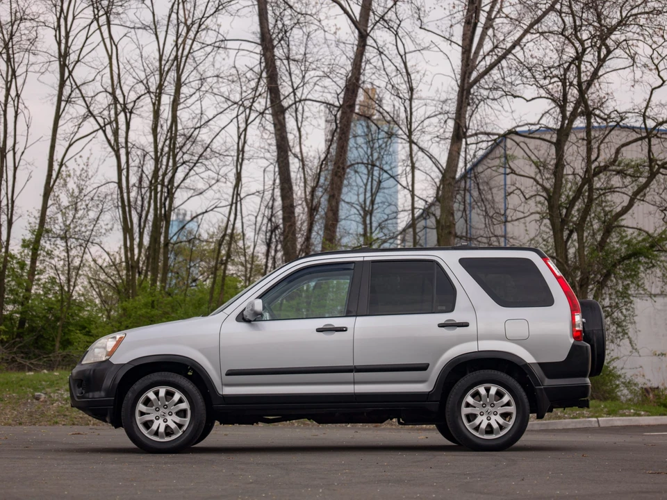 2005 Honda CR-V 2nd Gen - Image 8 of 31
