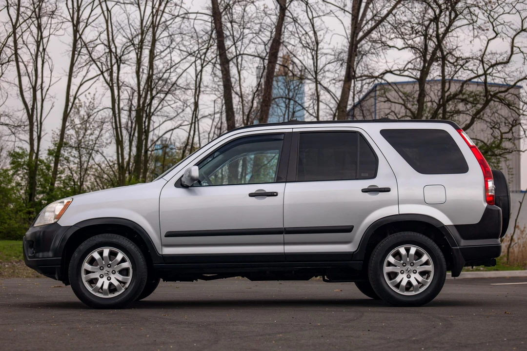 2005 Honda CR-V 2nd Gen - Image 9 of 31