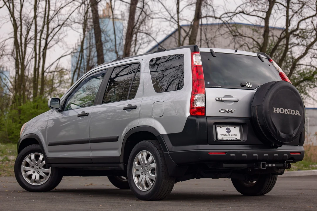 2005 Honda CR-V 2nd Gen - Image 12 of 31